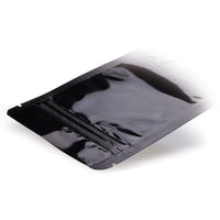 Stand-up pouch black — Material close-up focusing on film thickness and finishing quality