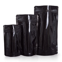 Stand-up pouch black — Close-up of the sealed seam and mechanical stability