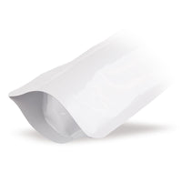 Stand-up pouch white — Material close-up focusing on film thickness and finishing quality